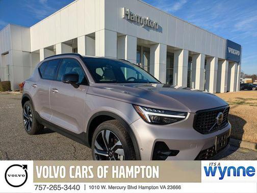 2026 Volvo XC40 Plus, B5 AWD Gas (mild hybrid), Dark