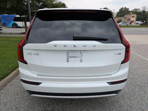 2026 Volvo XC90 Plug-In Hybrid T8 Ultra Dark Theme 6-Seater
