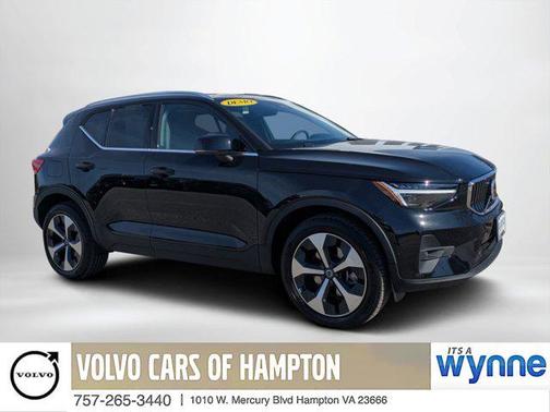 Onyx Black Metallic 2025 Volvo XC40 B5 Plus Bright Theme