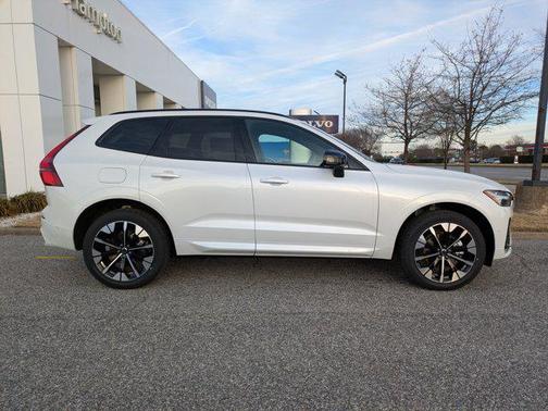 2026 Volvo XC60 B5 Plus