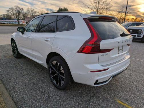2026 Volvo XC60 B5 Plus
