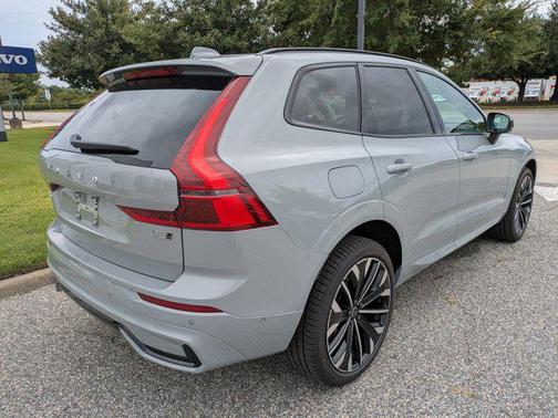 2026 Volvo XC60 B5 Ultra