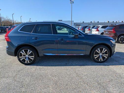 2023 Volvo XC60 B5 Plus Bright Theme