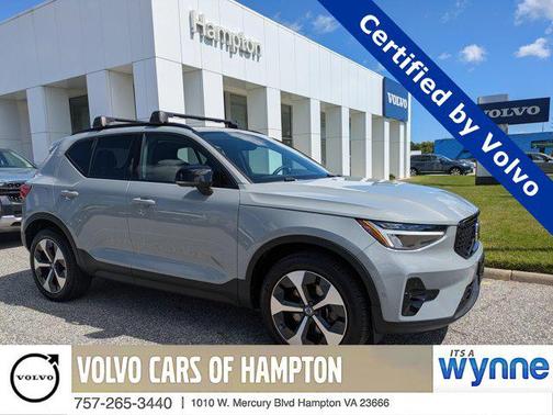 2024 Volvo XC40 B5 Plus Dark Theme
