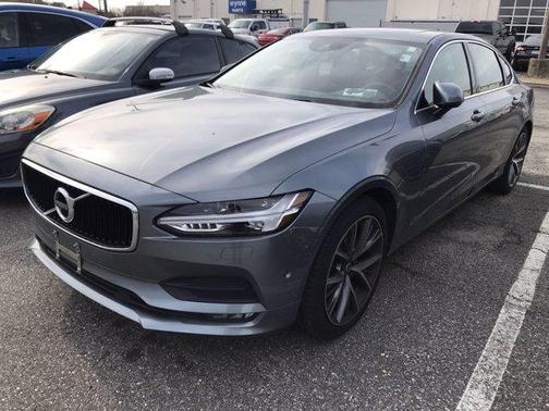 Photo 1 of 32 of 2018 Volvo S90 T5 Momentum