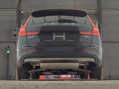 2025 Volvo V60 Cross Country Plus, B5 AWD Gas (mild hybrid)