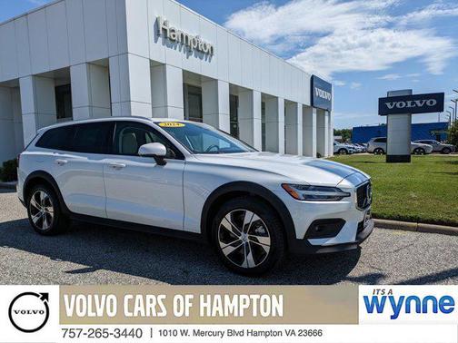 2024 Volvo V60 Cross Country B5 Plus