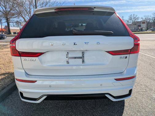 2025 Volvo XC60 B5 Core