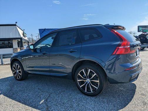2025 Volvo XC60 B5 Plus