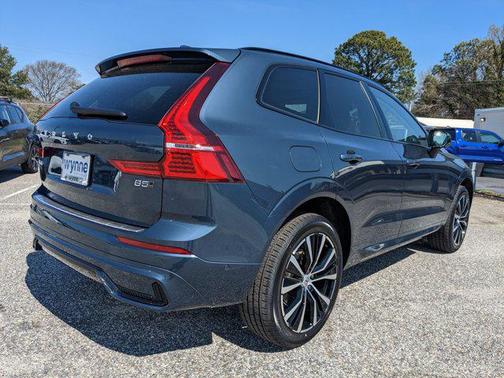 2025 Volvo XC60 B5 Plus