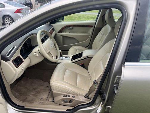 2008 Volvo V70 3.2