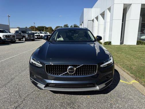2024 Volvo V90 Cross Country B6 Ultimate