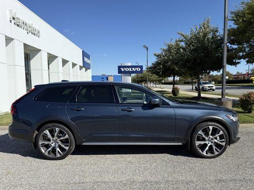 2024 Volvo V90 Cross Country B6 Ultimate