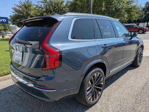 2025 Volvo XC90 B6 Plus 7-Seater
