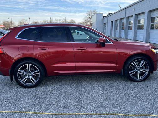 2018 Volvo XC60 T5 Momentum