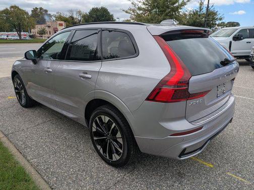2026 Volvo XC60 B5 Plus