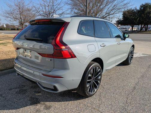 2026 Volvo XC60 B5 Ultra