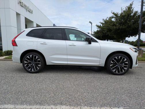 2026 Volvo XC60 B5 Ultra