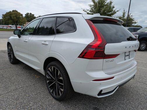 2026 Volvo XC60 B5 Ultra