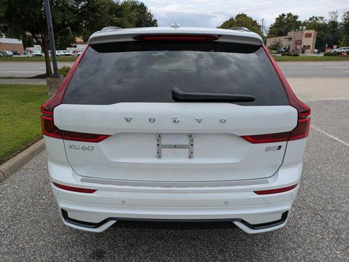 2026 Volvo XC60 B5 Ultra