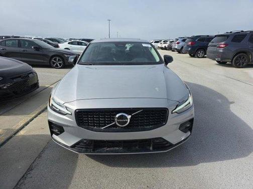 2025 Volvo S60 B5 Core