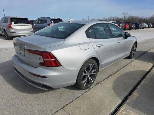 2025 Volvo S60 B5 Core