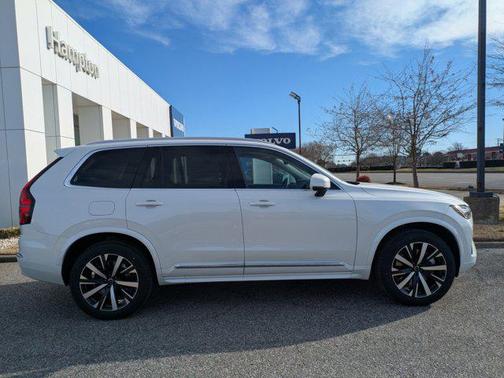 2025 Volvo XC90 Plug-In Hybrid T8 Core 7-Seater