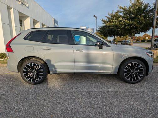 2026 Volvo XC60 B5 Ultra