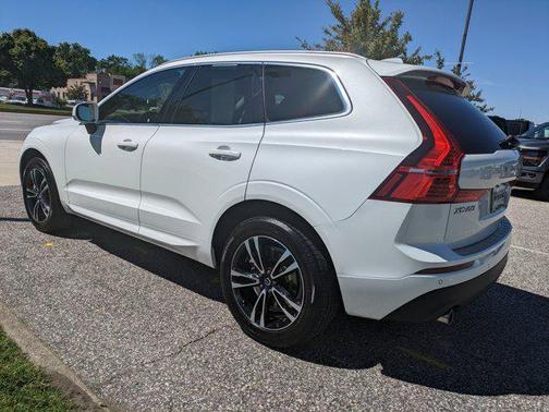 2020 Volvo XC60 T6 Momentum