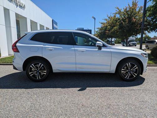 2020 Volvo XC60 T6 Momentum