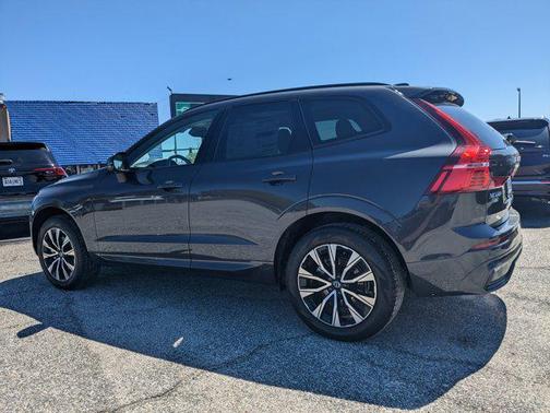 2025 Volvo XC60 B5 Core