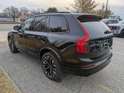 2026 Volvo XC90 B6 Ultra Dark Theme 7-Seater