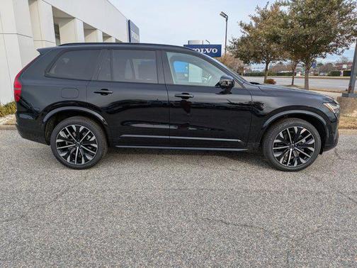 2026 Volvo XC90 B6 Ultra Dark Theme 7-Seater