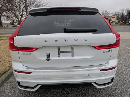 2025 Volvo XC60 B5 Plus