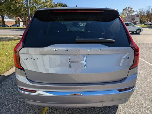 2026 Volvo XC90 B5 Core