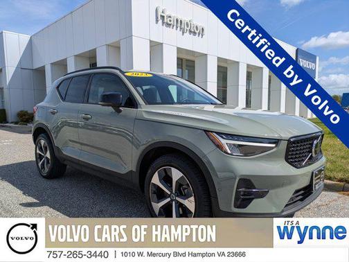 Sage Green Metallic 2023 Volvo XC40 B5 Plus Dark Theme