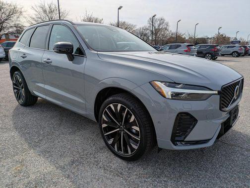 2026 Volvo XC60 B5 Ultra