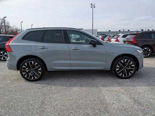 2026 Volvo XC60 B5 Ultra