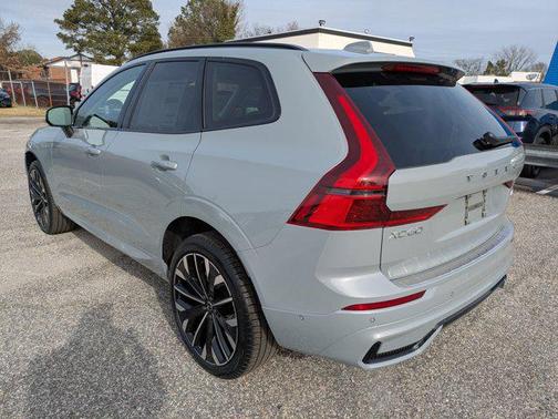 2026 Volvo XC60 B5 Ultra