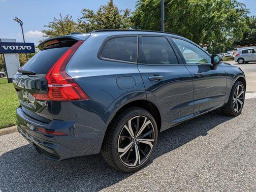 2025 Volvo XC60 B5 Ultra