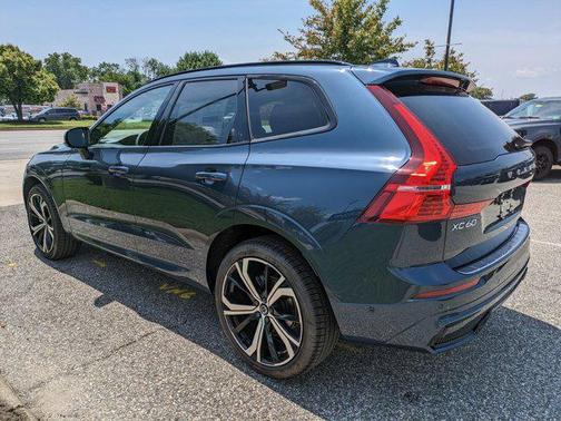 2025 Volvo XC60 B5 Ultra