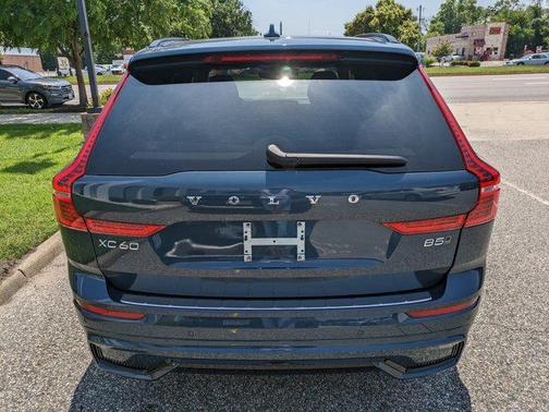 2025 Volvo XC60 B5 Ultra