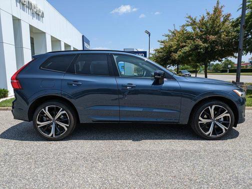2025 Volvo XC60 B5 Ultra