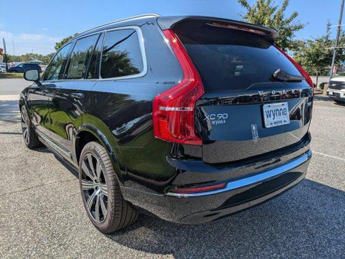 2025 Volvo XC90 Plug-In Hybrid T8 Core 7-Seater