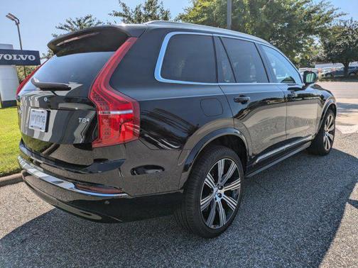 2025 Volvo XC90 Plug-In Hybrid T8 Core 7-Seater