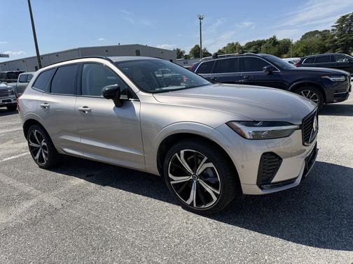 Bright Dusk Metallic 2023 Volvo XC60 B6 Ultimate Dark Theme