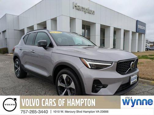 Aurora Silver 2026 Volvo XC40 B5 Plus