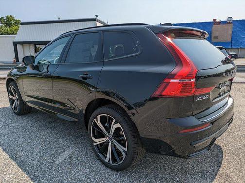 2025 Volvo XC60 B5 Ultra