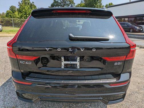 2025 Volvo XC60 B5 Ultra