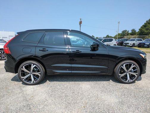 2025 Volvo XC60 B5 Ultra